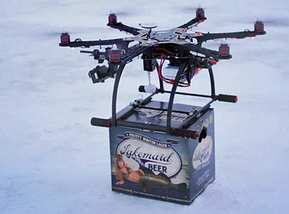 size_590_Marca_de_cerveja_Lakemaid_faz_entrega_com_drones